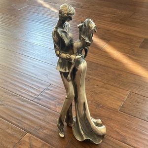 Man and women statue